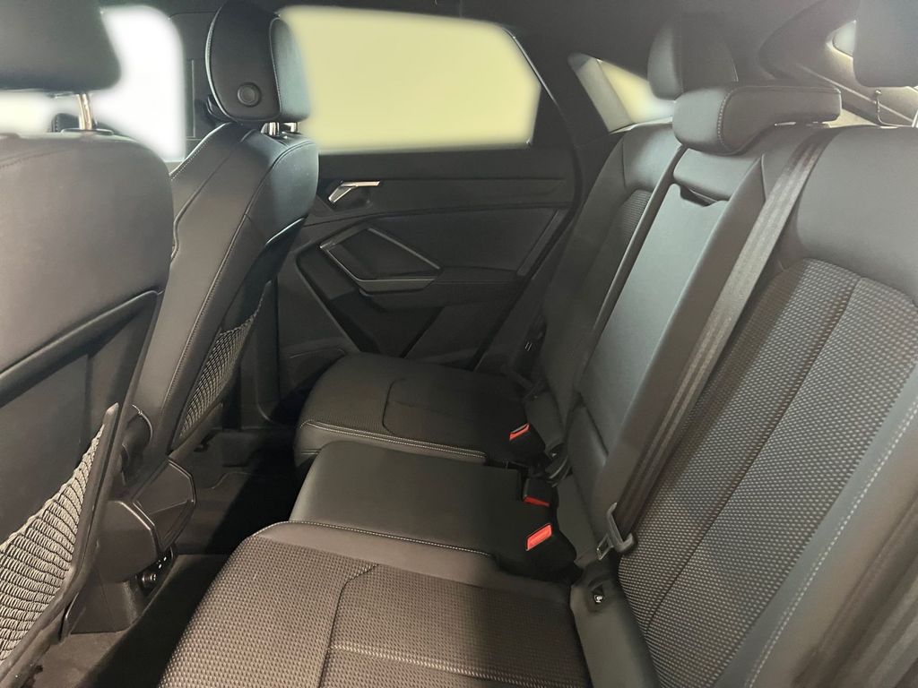 Audi Q3 2024 г. Серебристый, пробег 28611 км
