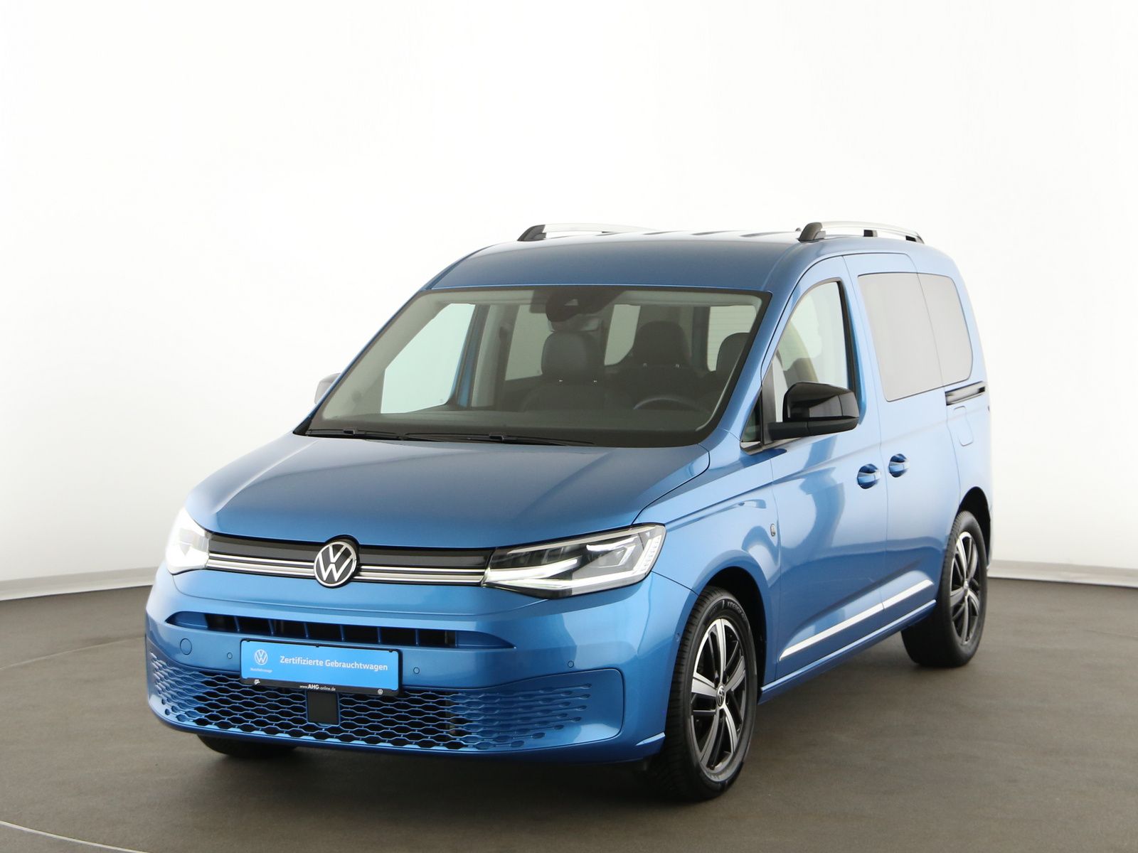 Volkswagen Caddy 2023 г. Синий, пробег 55600 км