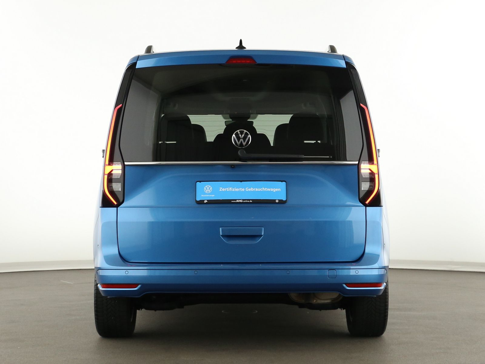 Volkswagen Caddy 2023 г. Синий, пробег 55600 км