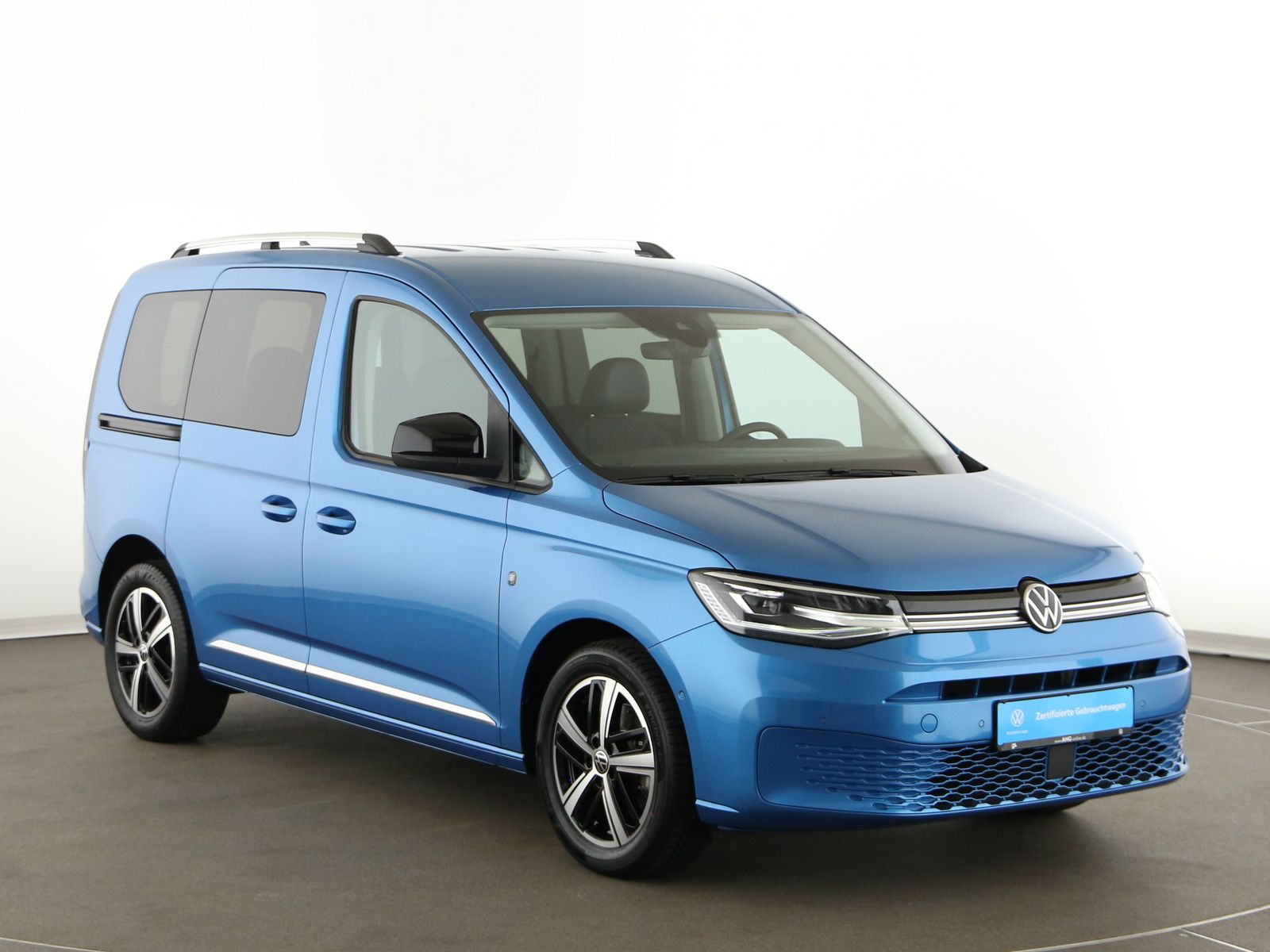 Volkswagen Caddy 2023 г. Синий, пробег 55600 км