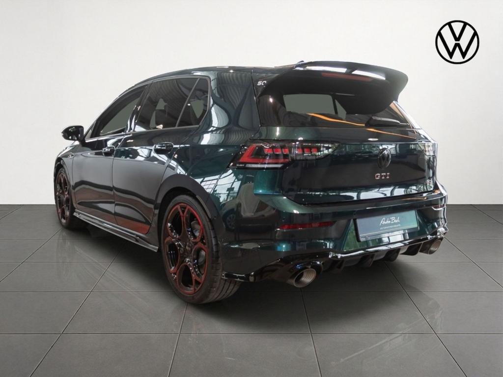 Volkswagen Golf 2026 г. Зелёный, пробег 1940 км
