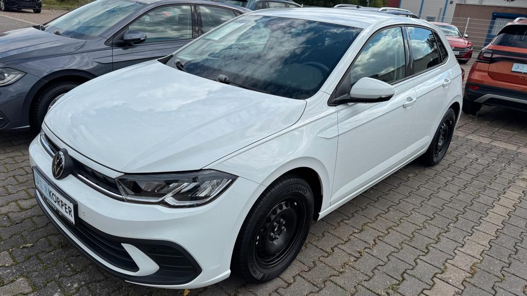 Volkswagen Polo 2023 г. Белый, пробег 47336 км