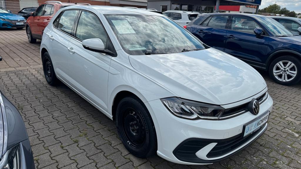 Volkswagen Polo 2023 г. Белый, пробег 47336 км