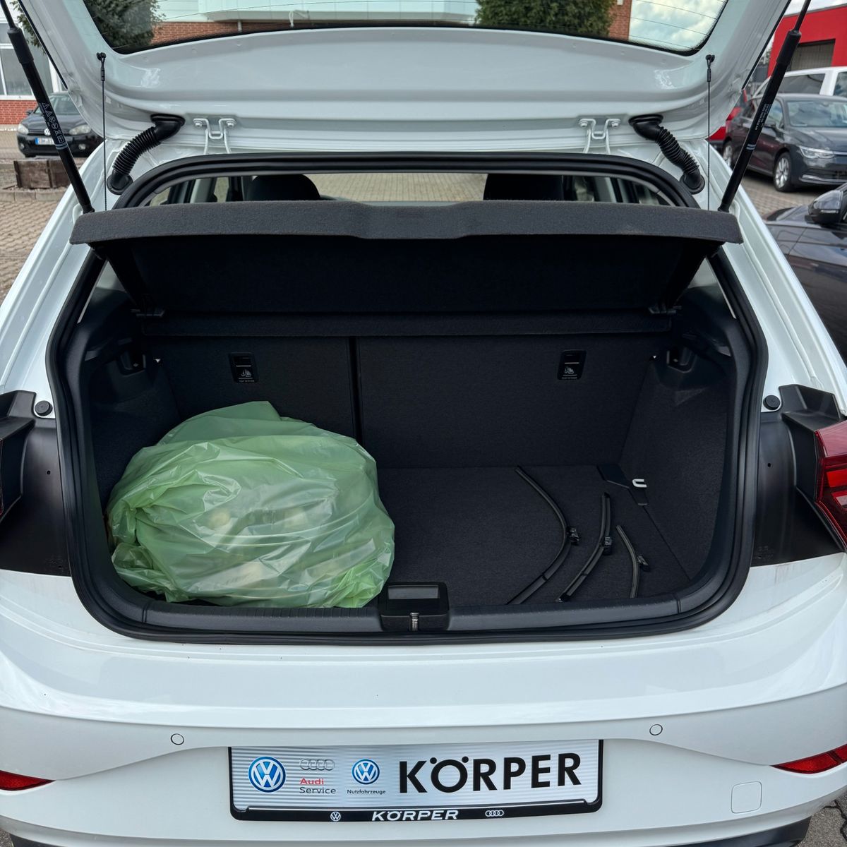 Volkswagen Polo 2023 г. Белый, пробег 47336 км