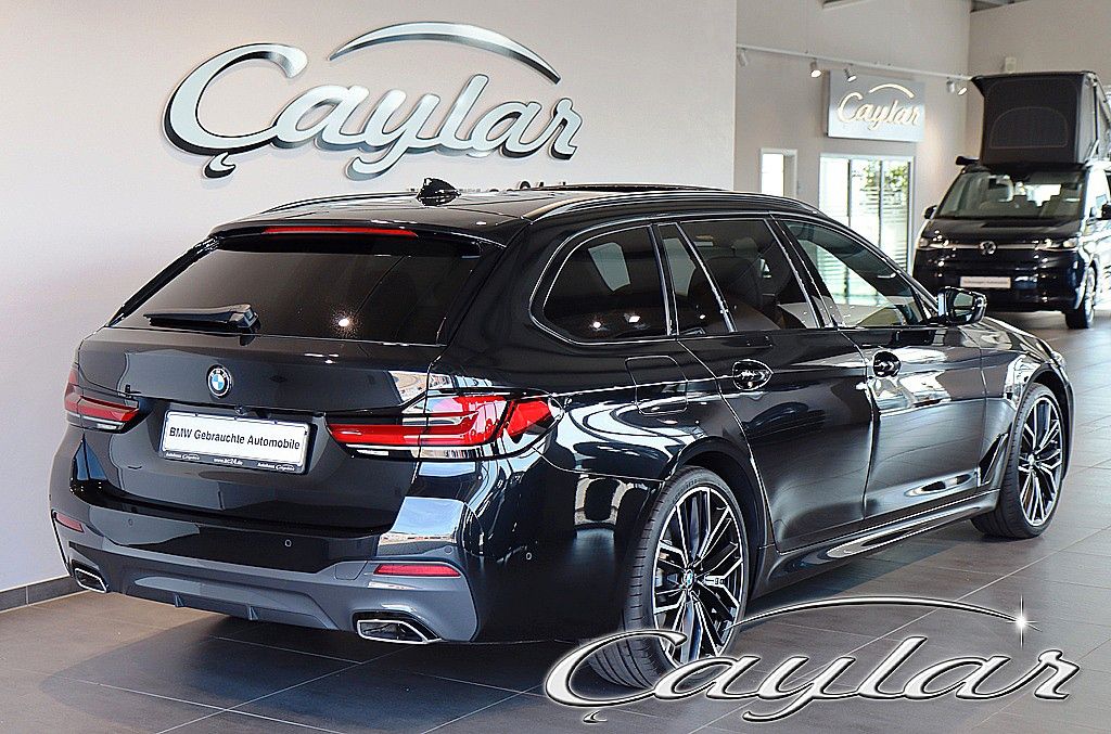 BMW 540 2022 г. Чёрный, пробег 54472 км