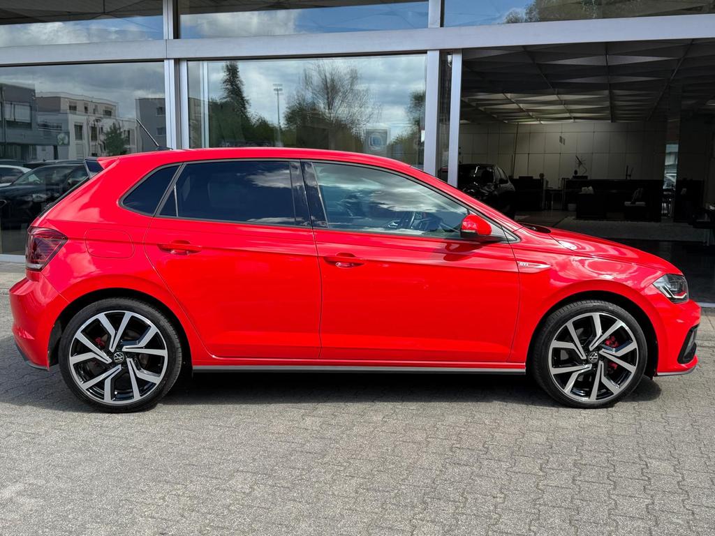 Volkswagen Polo 2021 г. Красный, пробег 38650 км