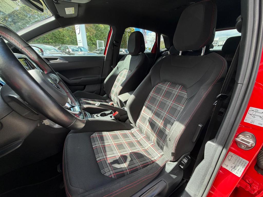 Volkswagen Polo 2021 г. Красный, пробег 38650 км