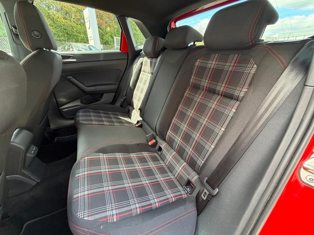 Volkswagen Polo 2021 г. Красный, пробег 38650 км