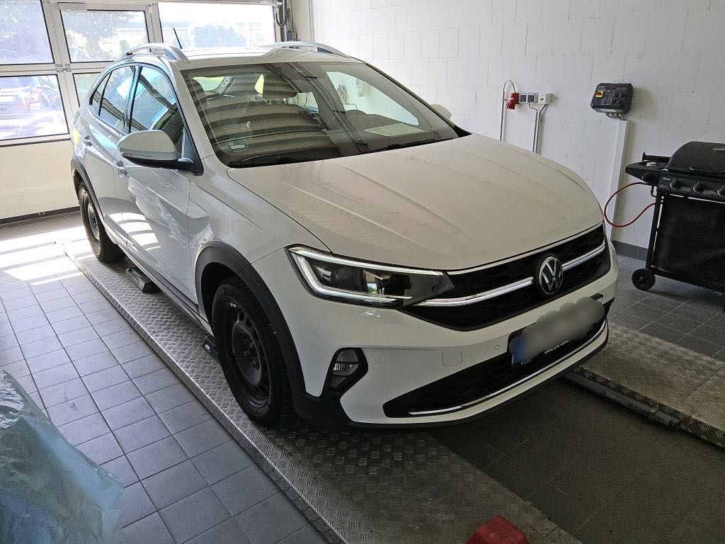Volkswagen Taigo 2022 г. Белый, пробег 33773 км