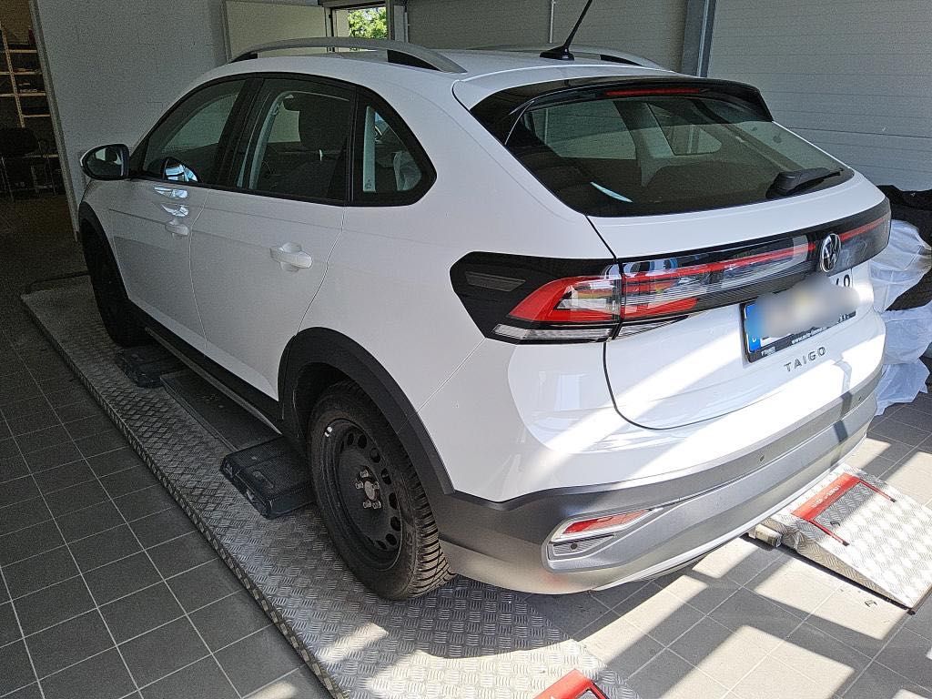 Volkswagen Taigo 2022 г. Белый, пробег 33773 км