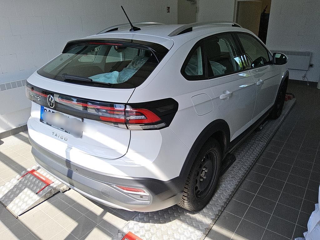 Volkswagen Taigo 2022 г. Белый, пробег 33773 км