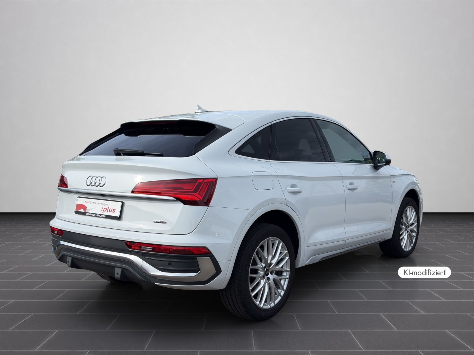 Audi Q5 2023 г. Белый, пробег 34500 км