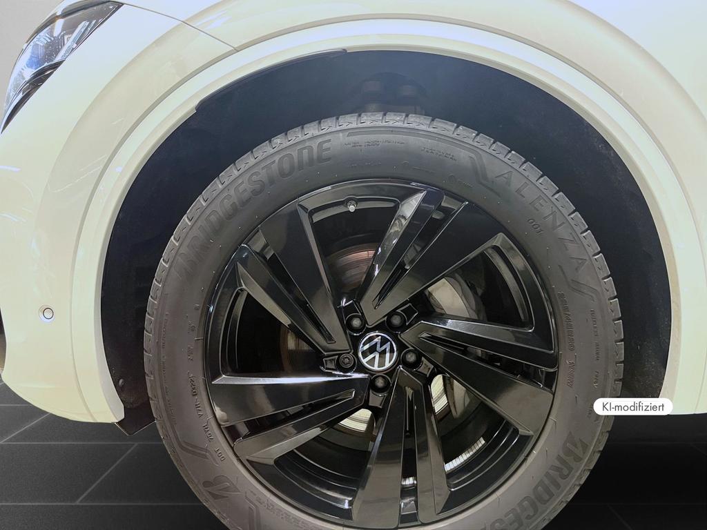 Volkswagen Touareg 2025 г. Белый, пробег 27927 км