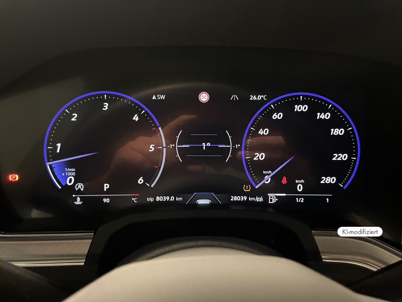 Volkswagen Touareg 2025 г. Белый, пробег 27927 км