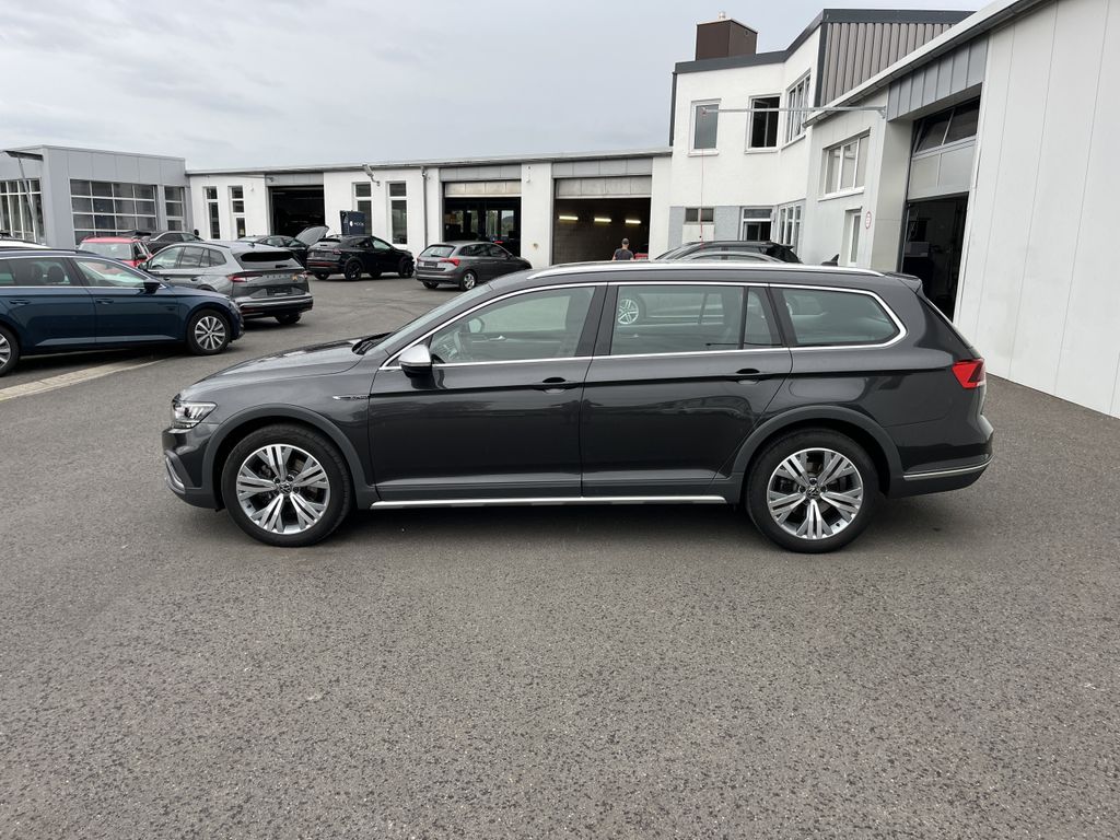 Volkswagen PASSAT ALLTRACK 2023 г. Серый, пробег 45382 км