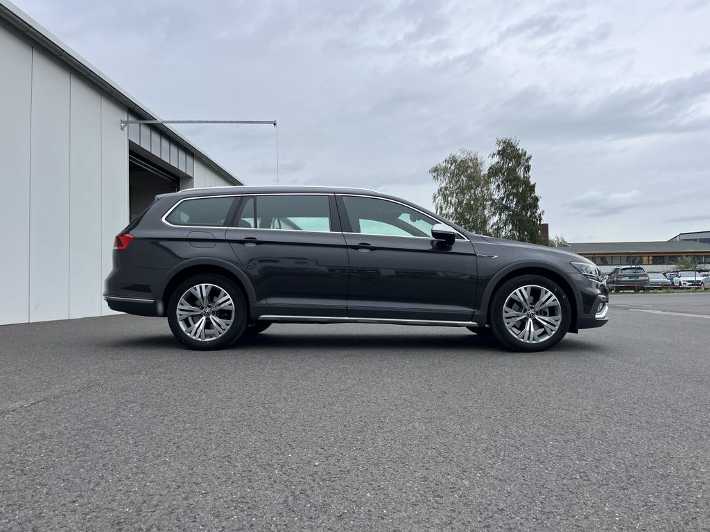 Volkswagen PASSAT ALLTRACK 2023 г. Серый, пробег 45382 км