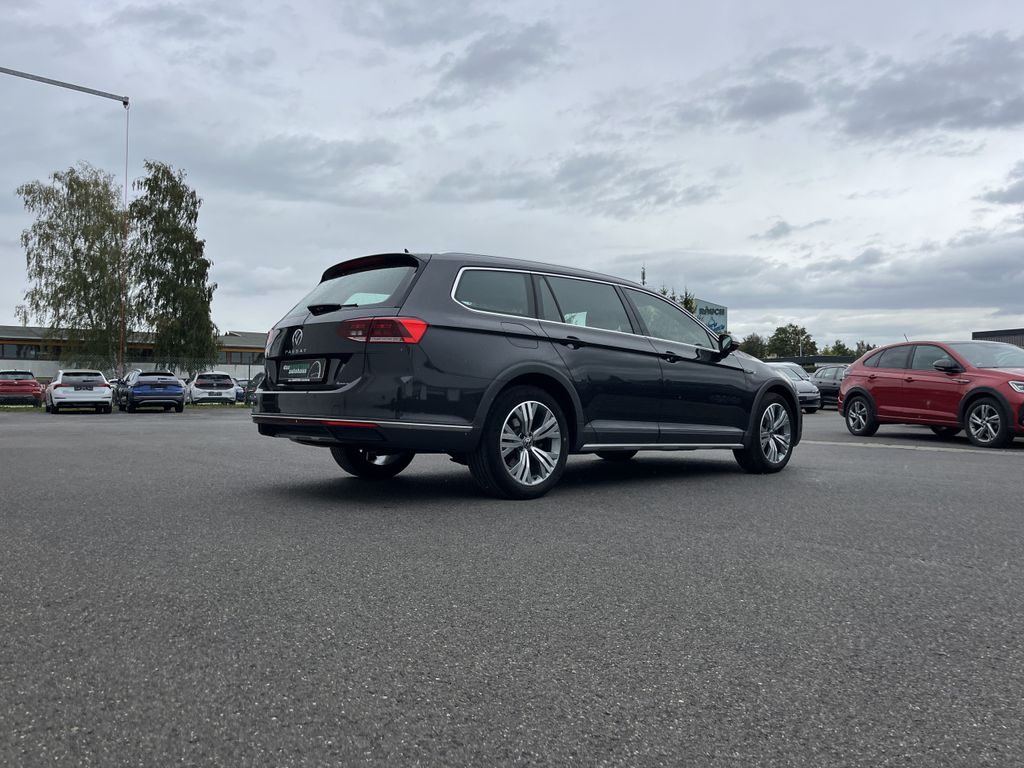 Volkswagen PASSAT ALLTRACK 2023 г. Серый, пробег 45382 км