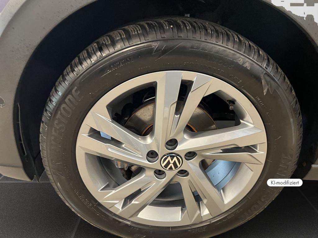 Volkswagen Taigo 2023 г. Серый, пробег 29284 км