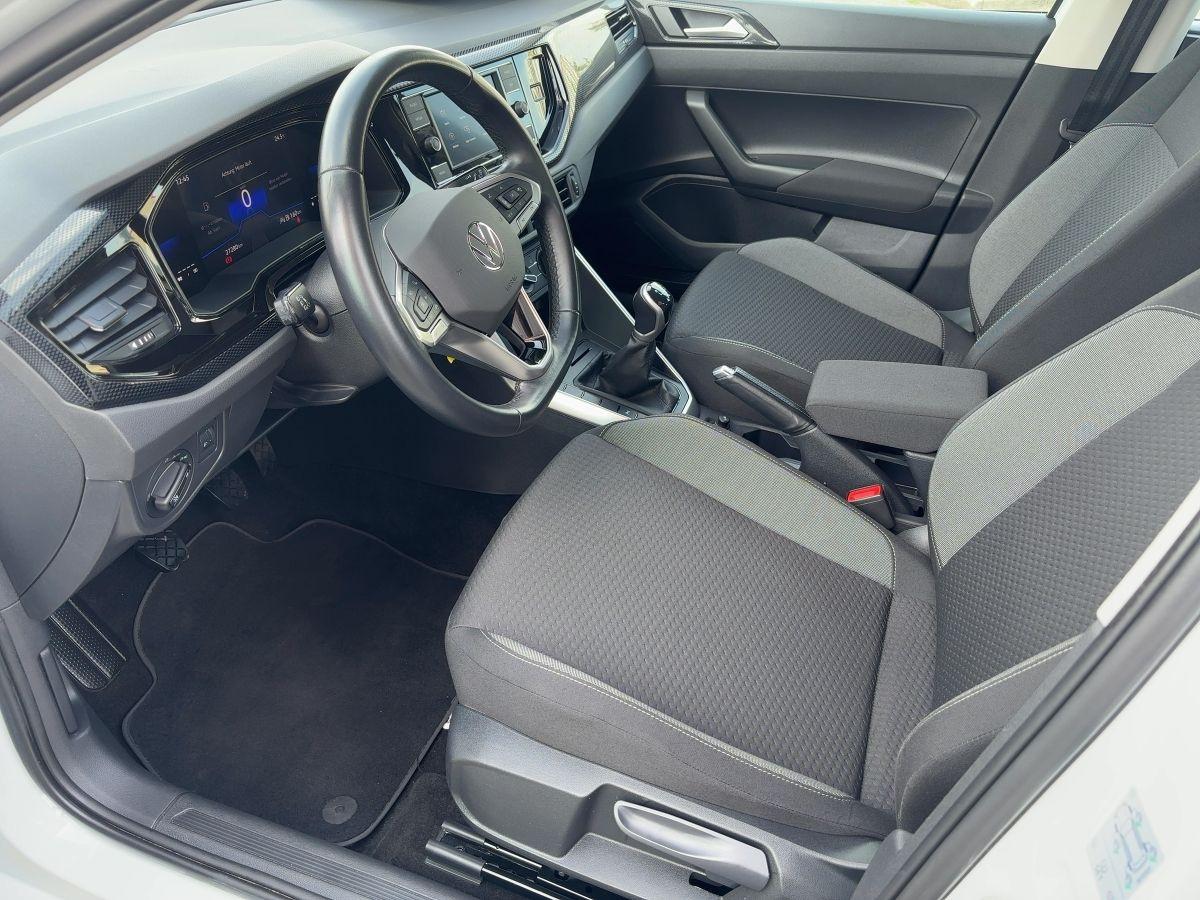 Volkswagen Polo 2023 г. Белый, пробег 27276 км