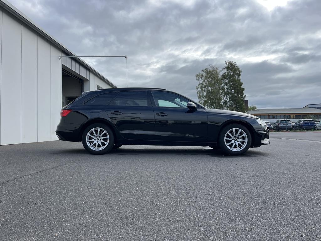 Audi A4 2022 г. Чёрный, пробег 52522 км