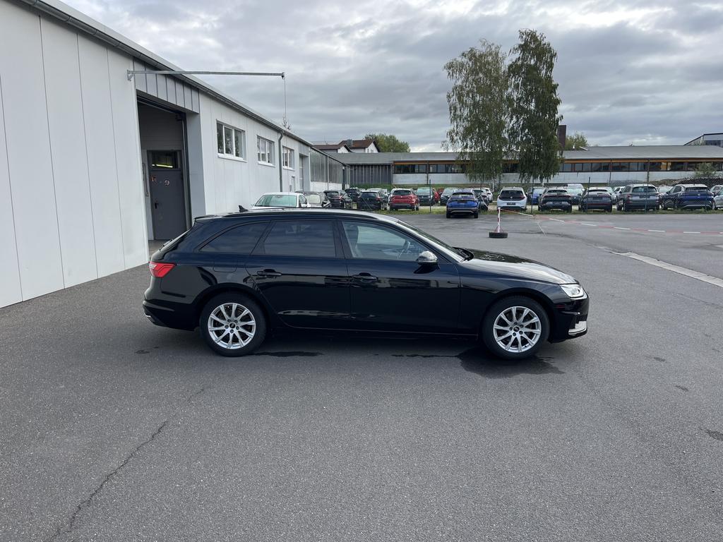 Audi A4 2022 г. Чёрный, пробег 52522 км