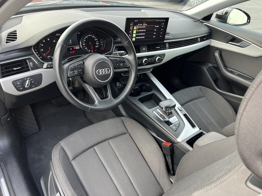 Audi A4 2022 г. Чёрный, пробег 52522 км