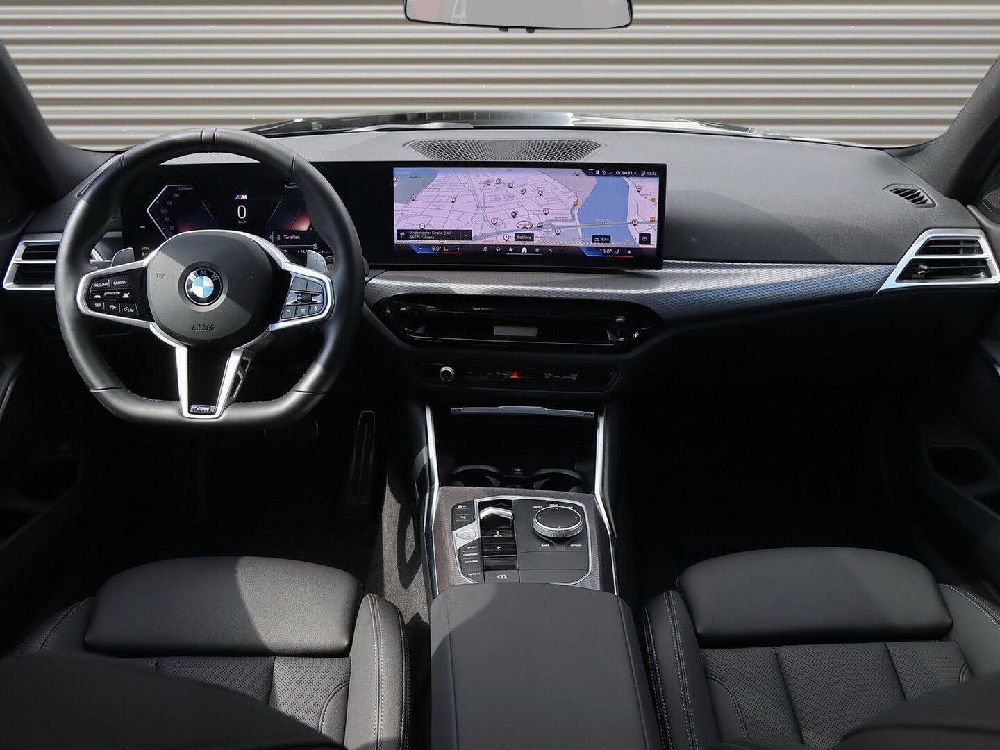 BMW 320 2025 г. Чёрный, пробег 19233 км