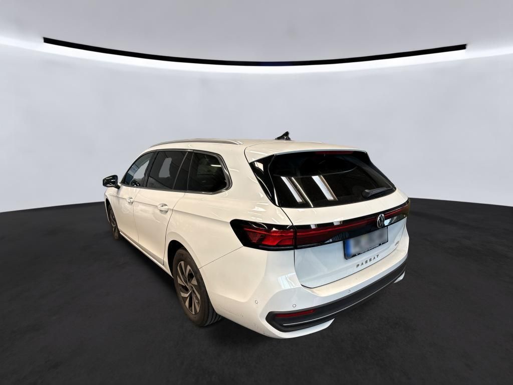 Volkswagen PASSAT VARIANT 2024 г. Белый, пробег 47123 км