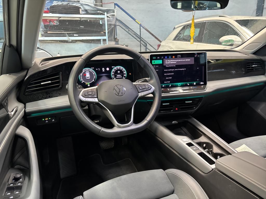 Volkswagen PASSAT VARIANT 2024 г. Белый, пробег 47123 км