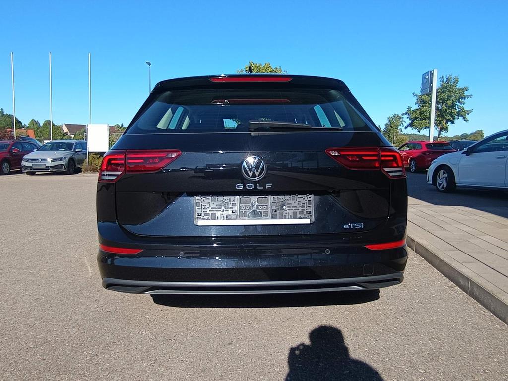 Volkswagen Golf 2023 г. Чёрный, пробег 39480 км