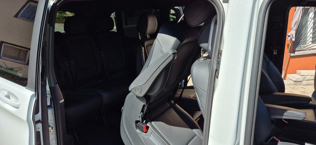 Mercedes-Benz V 300 2024 г. Белый, пробег 46200 км