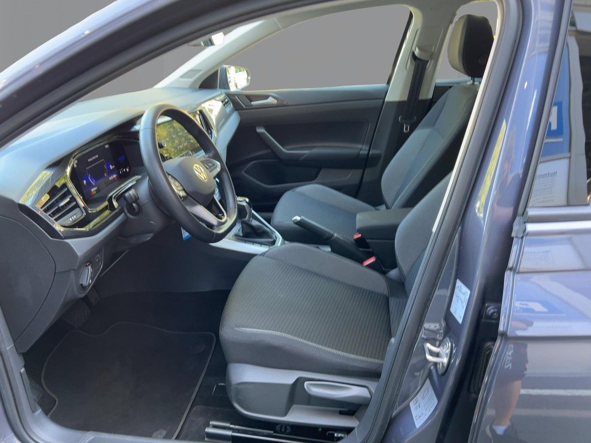 Volkswagen Polo 2022 г. Серый, пробег 30345 км