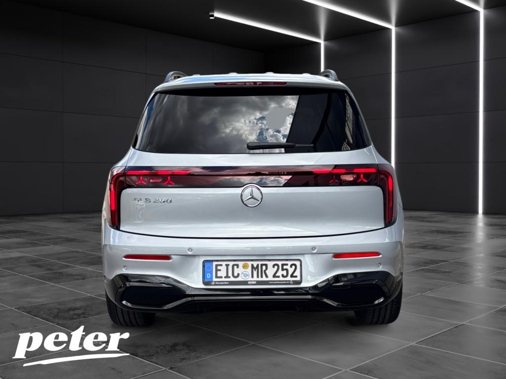 Mercedes-Benz GLB 200 2026 г. Серебристый, пробег 8000 км