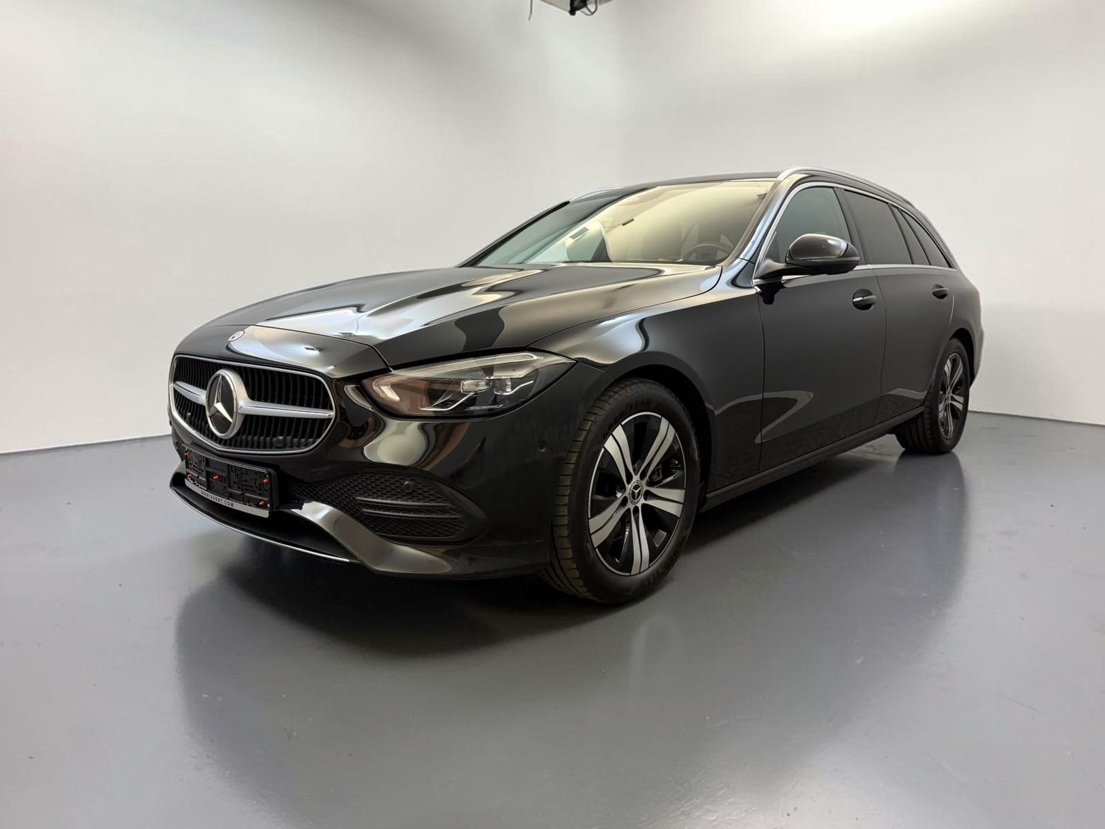 Mercedes-Benz C 220 2024 г. Чёрный, пробег 55000 км