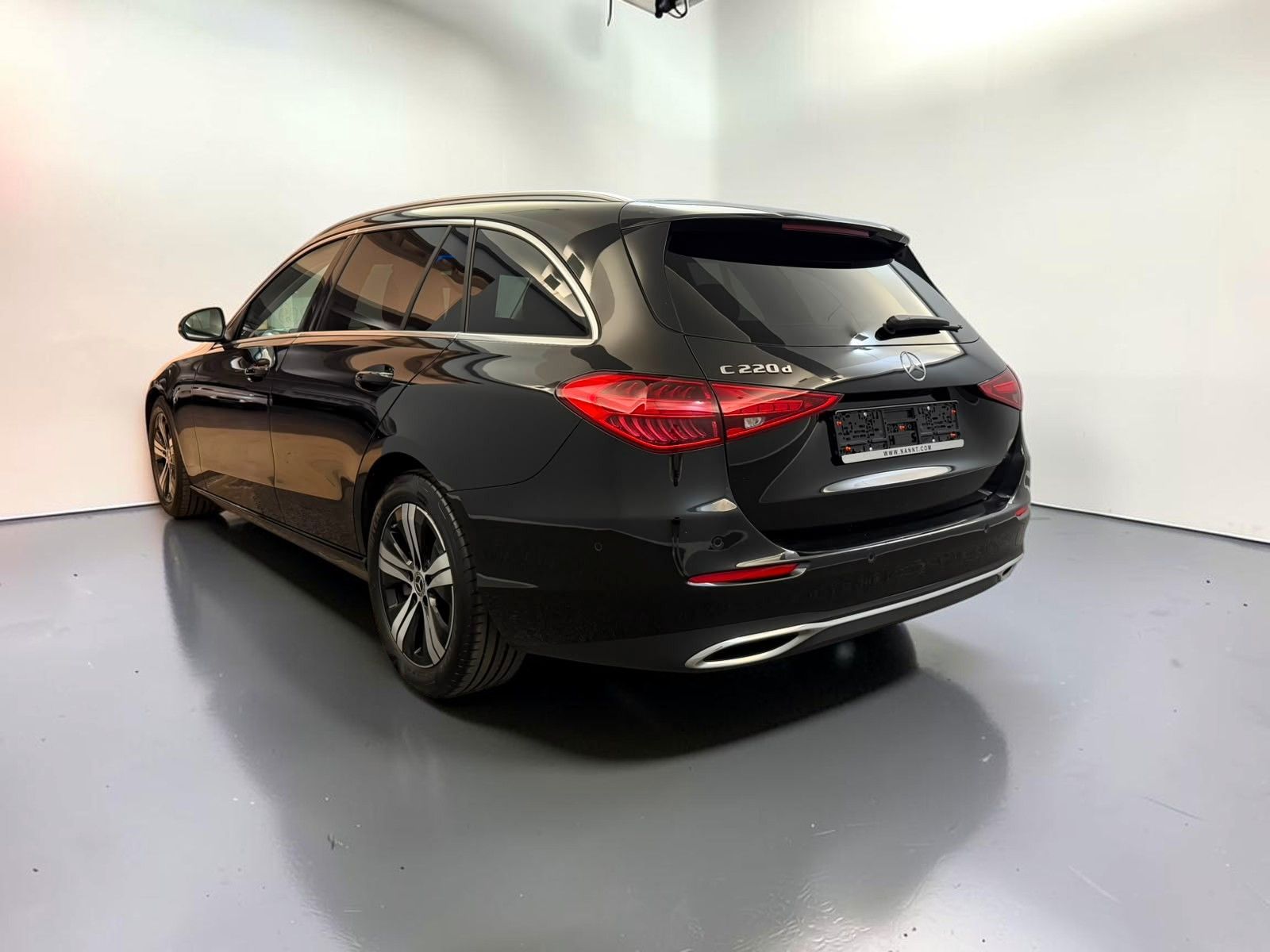 Mercedes-Benz C 220 2024 г. Чёрный, пробег 55000 км