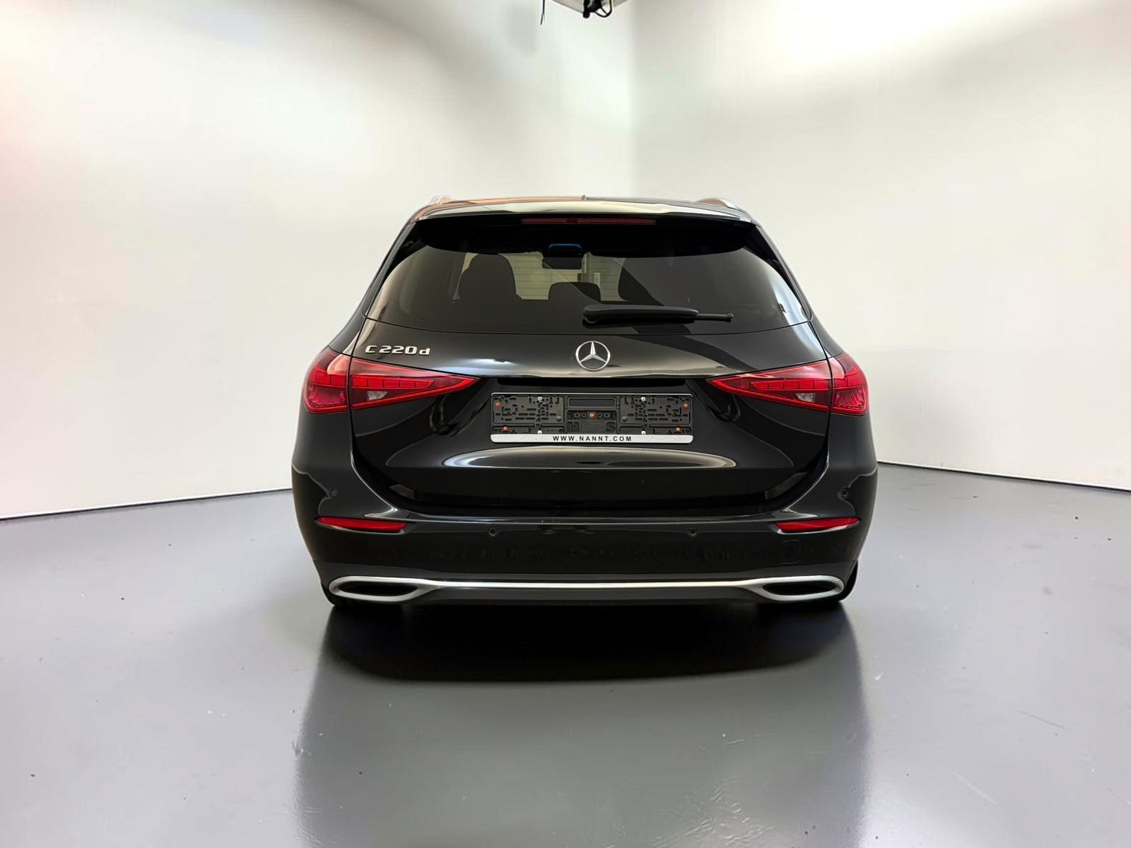 Mercedes-Benz C 220 2024 г. Чёрный, пробег 55000 км