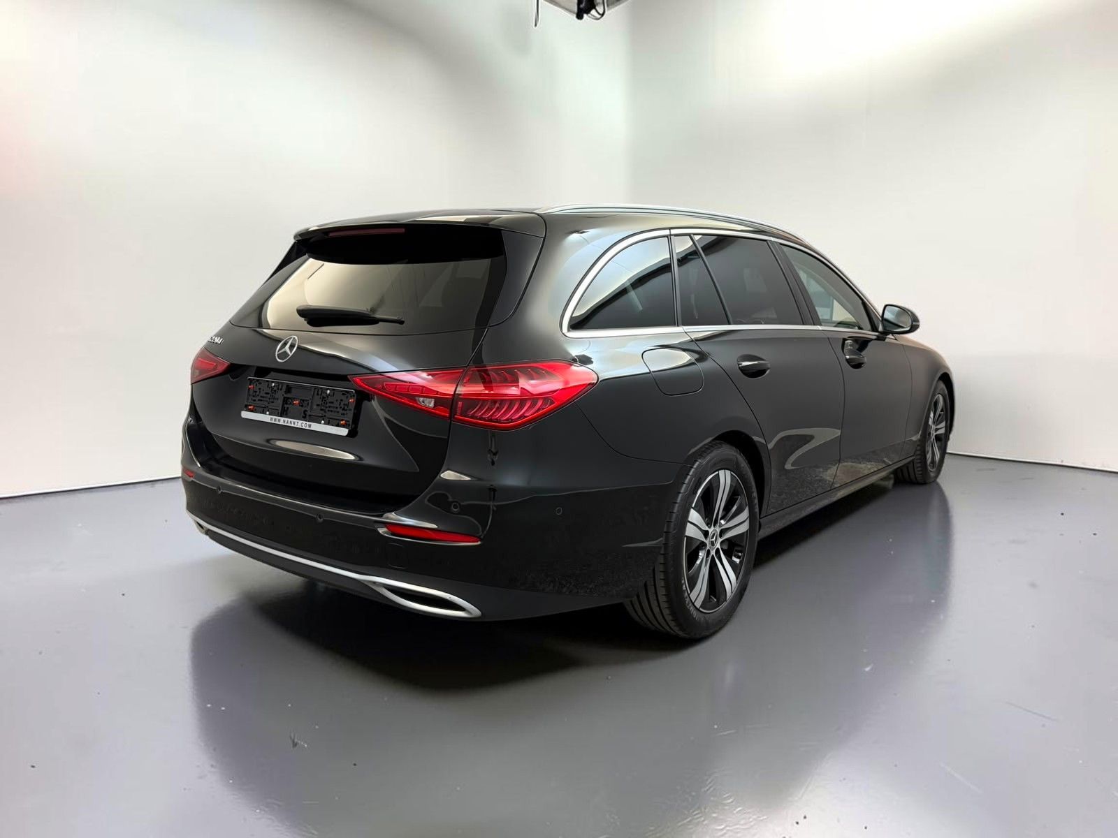 Mercedes-Benz C 220 2024 г. Чёрный, пробег 55000 км