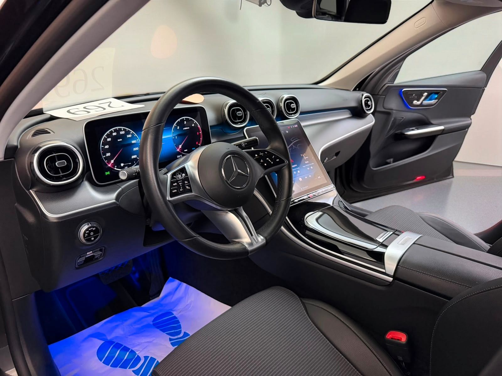 Mercedes-Benz C 220 2024 г. Чёрный, пробег 55000 км