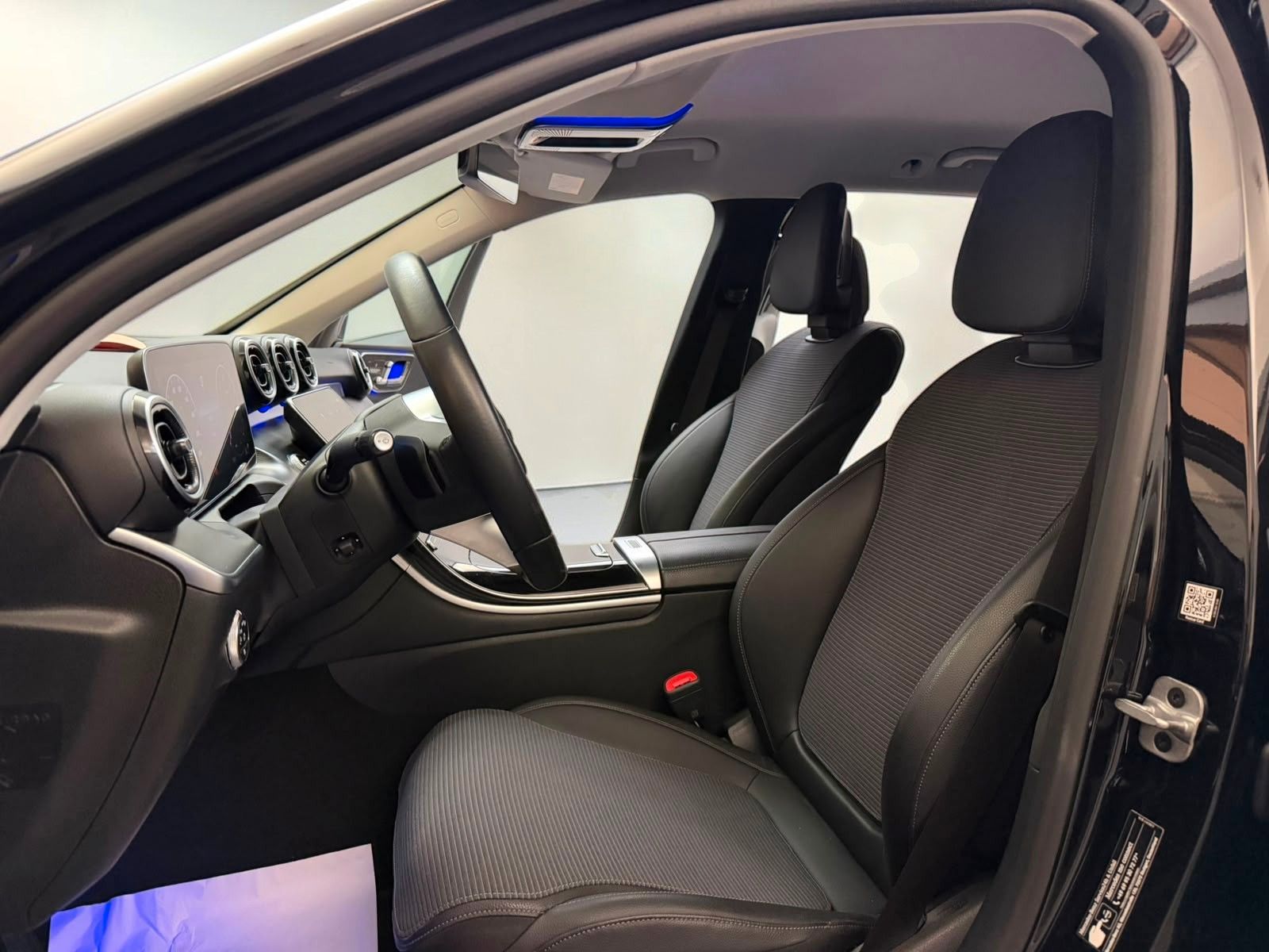 Mercedes-Benz C 220 2024 г. Чёрный, пробег 55000 км