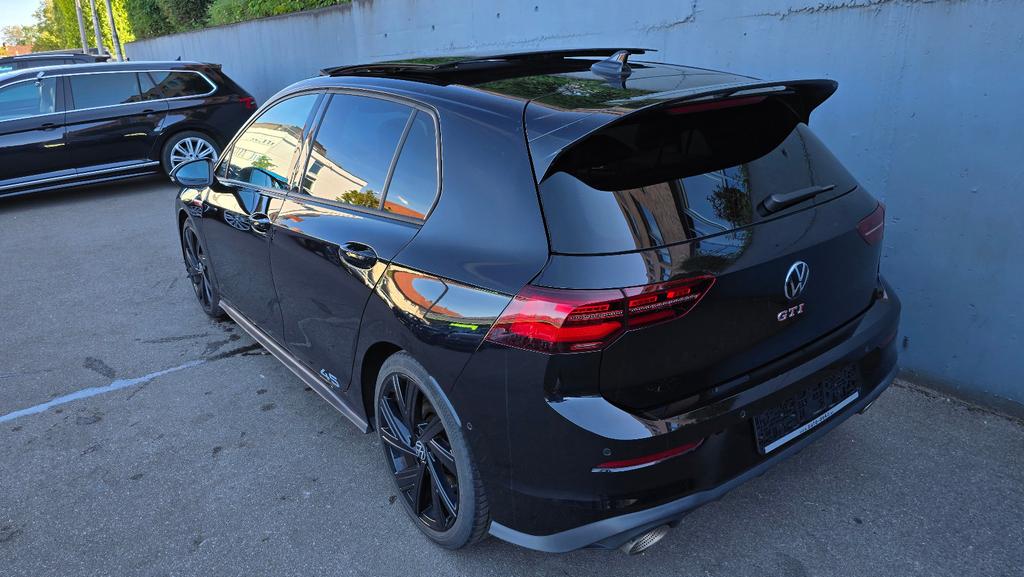 Volkswagen Golf 2022 г. Чёрный, пробег 54384 км