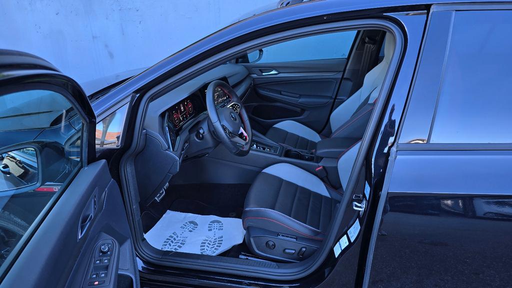 Volkswagen Golf 2022 г. Чёрный, пробег 54384 км