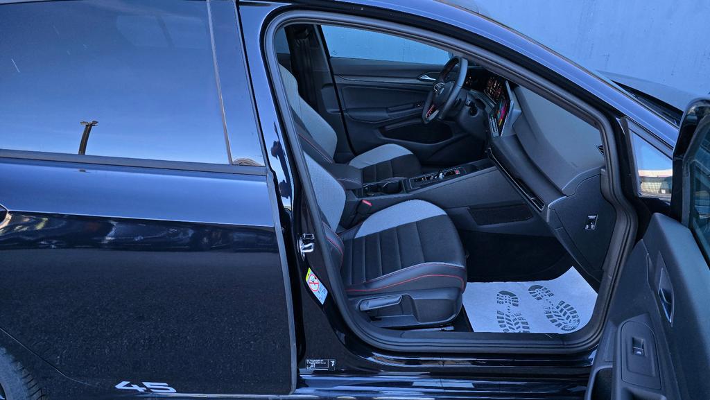 Volkswagen Golf 2022 г. Чёрный, пробег 54384 км