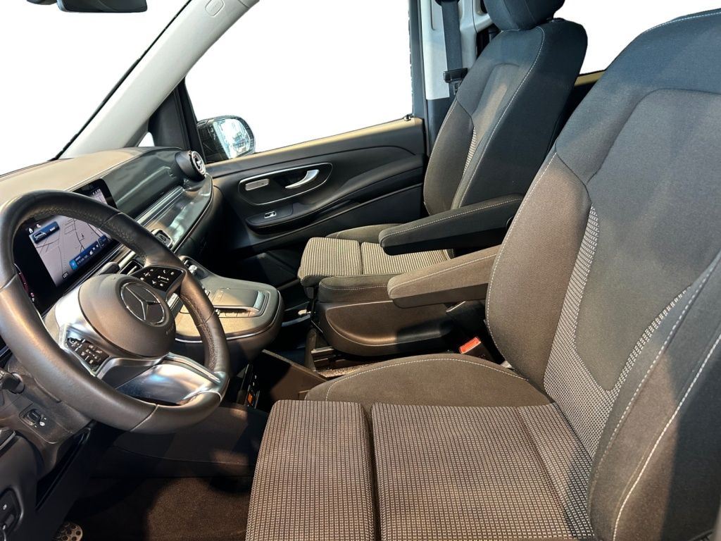 Mercedes-Benz V 300 2025 г. Чёрный, пробег 18913 км