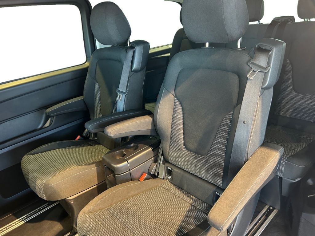 Mercedes-Benz V 300 2025 г. Чёрный, пробег 18913 км