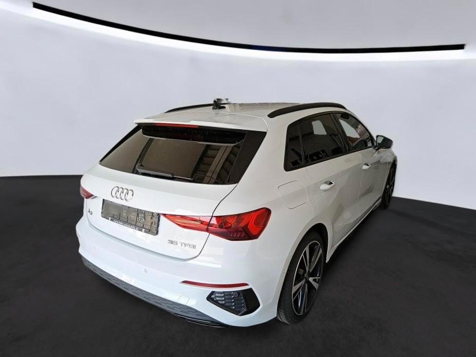Audi A3 2022 г. Белый, пробег 44000 км