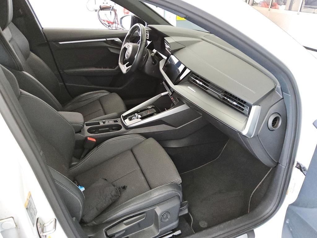 Audi A3 2022 г. Белый, пробег 44000 км