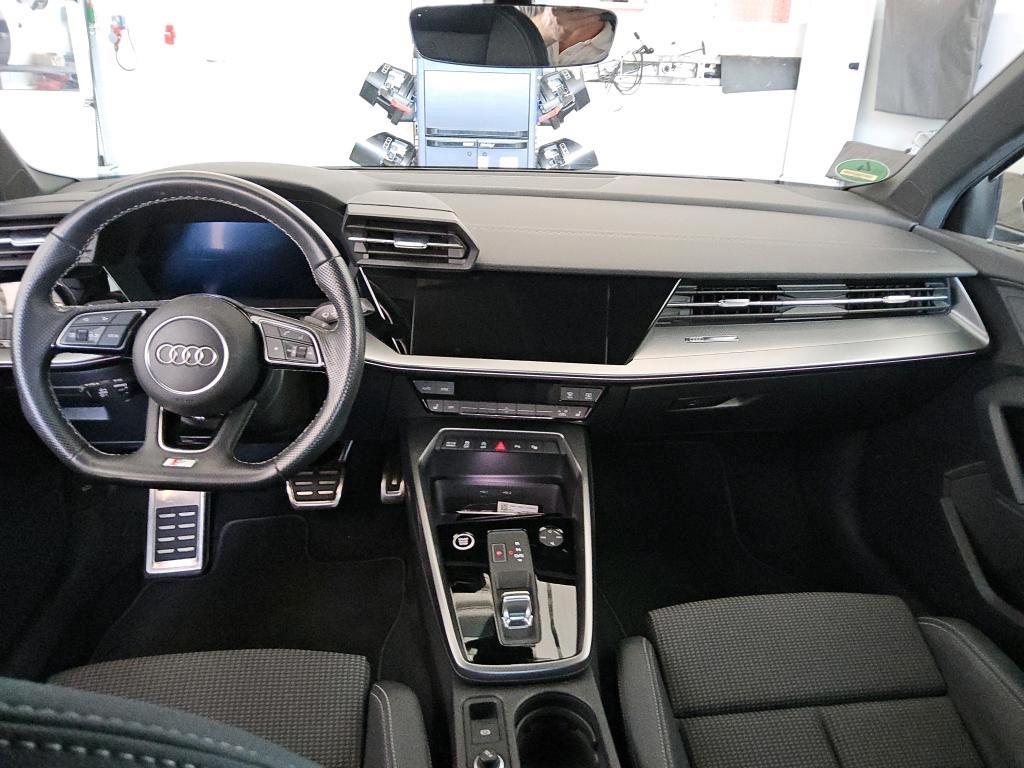 Audi A3 2022 г. Белый, пробег 44000 км