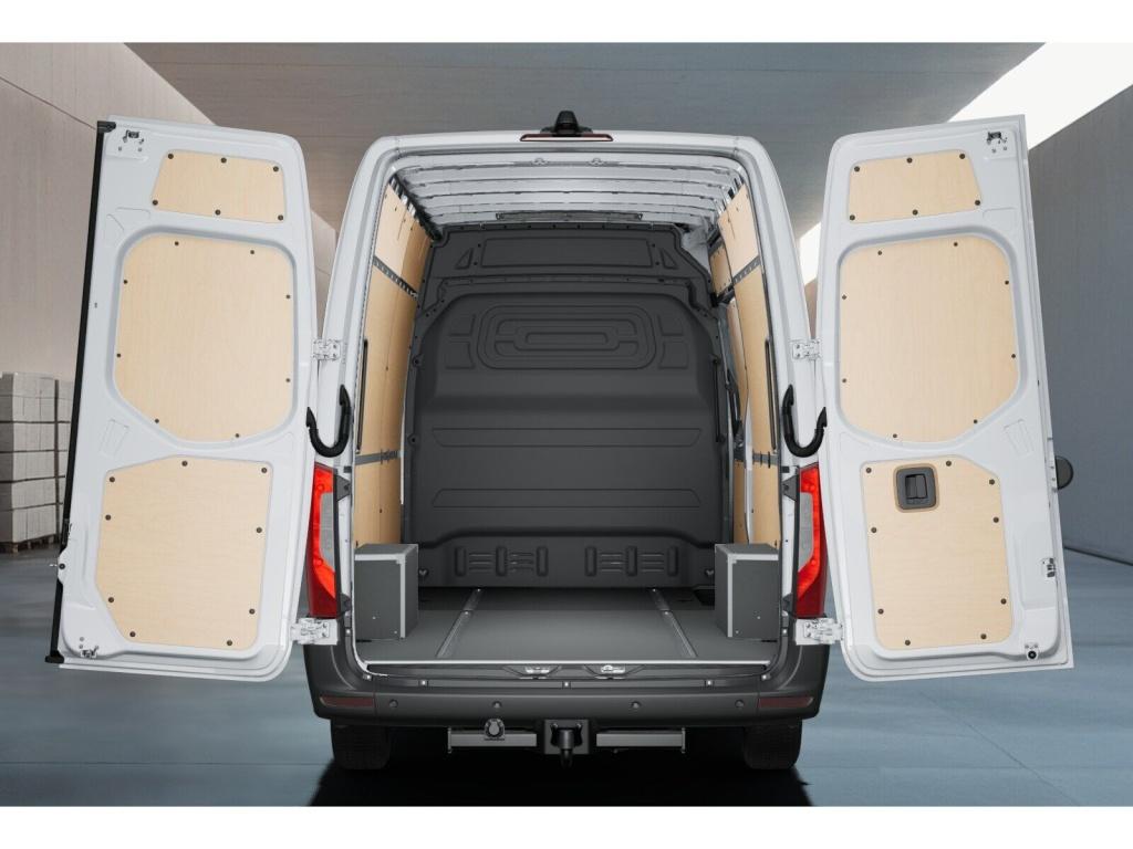 Mercedes-Benz SPRINTER 2024 г. Белый, пробег 37618 км