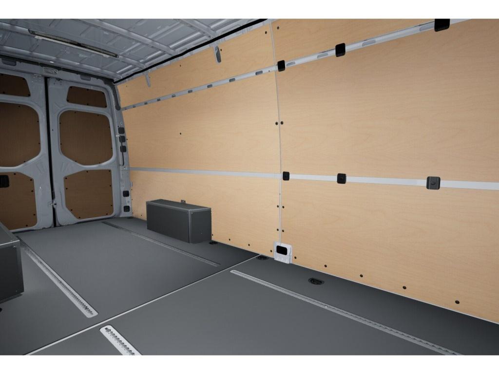 Mercedes-Benz SPRINTER 2024 г. Белый, пробег 37618 км