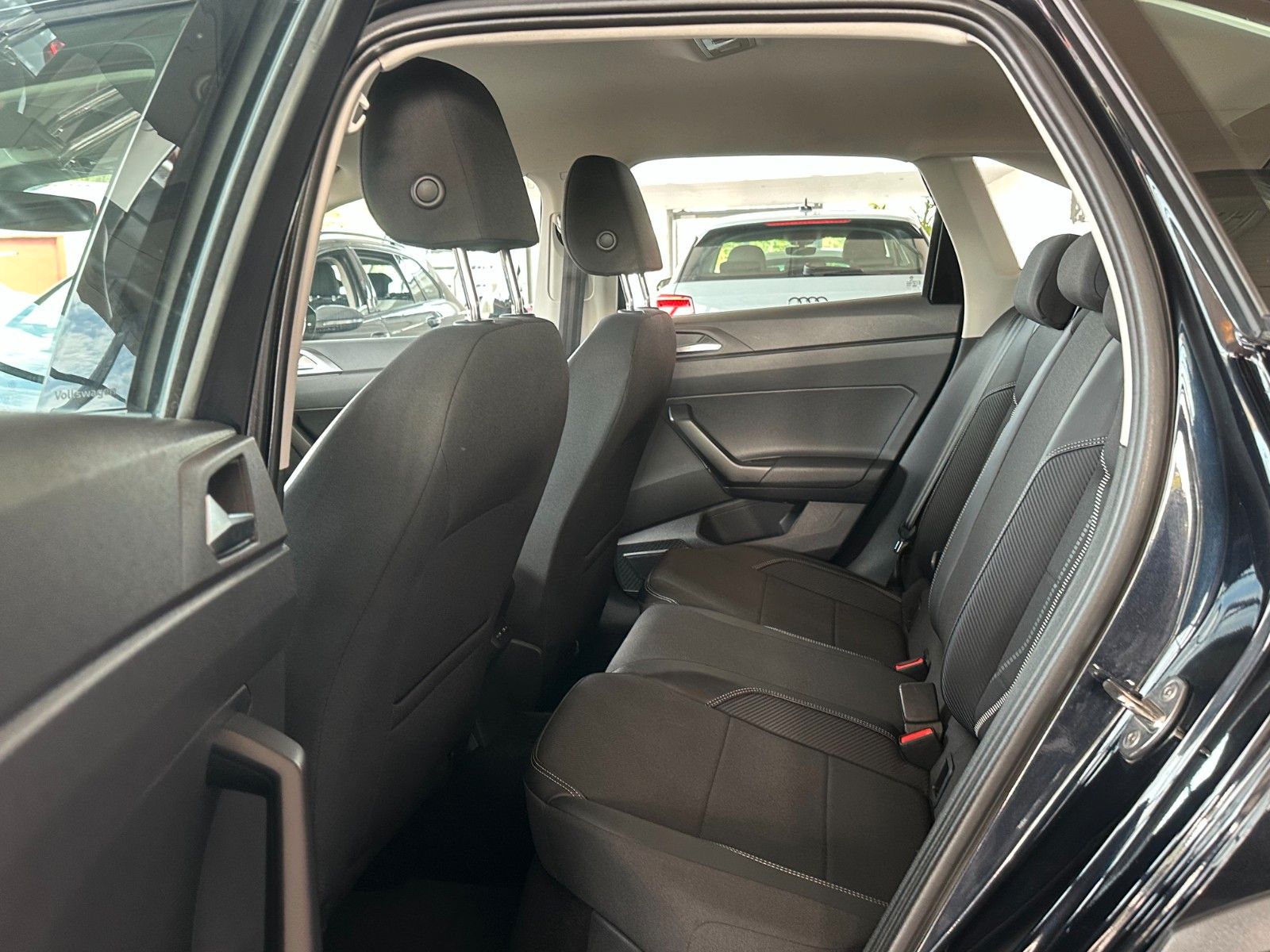 Volkswagen Taigo 2022 г. Чёрный, пробег 49711 км